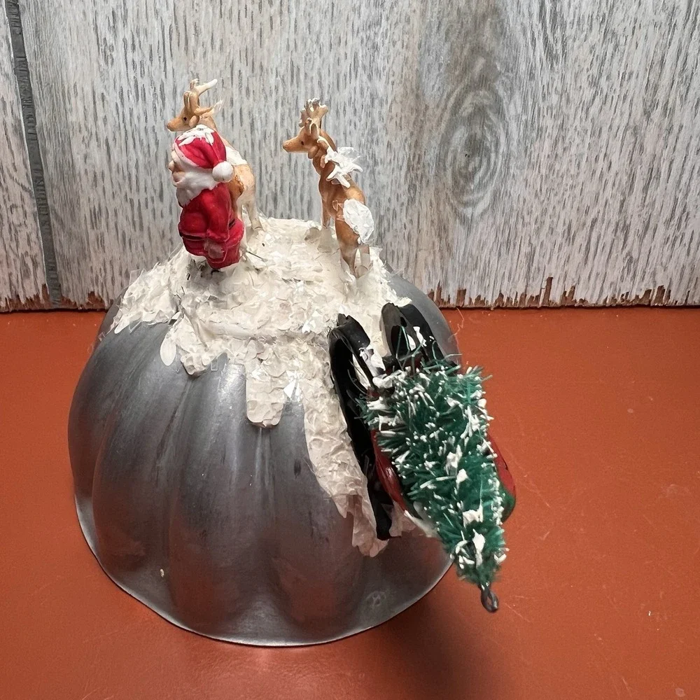 Vintage 1950's‎ Kitschy Hand Crafted Artwork Diorama Scene Christmas Santa Jello